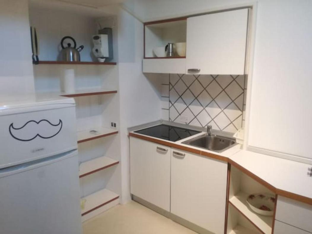 Apartment Bilocale Mansardato Zona Corso Buenos Aires Mm1-mm2 Lippi 2 Mailand